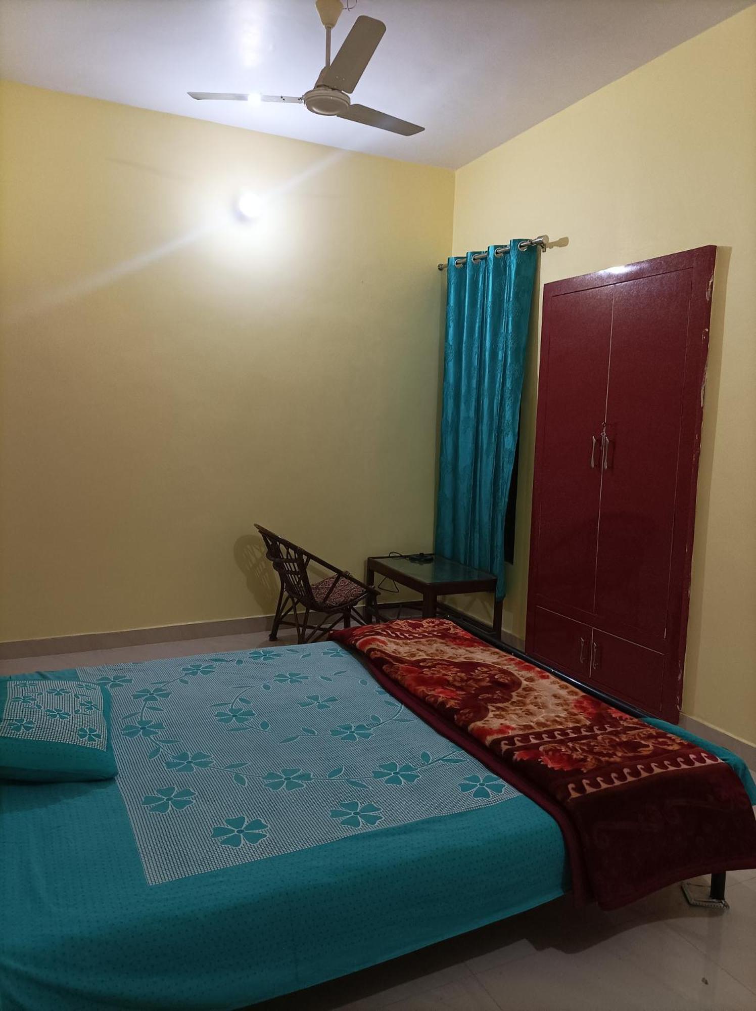 Om Bhawan Guest house *